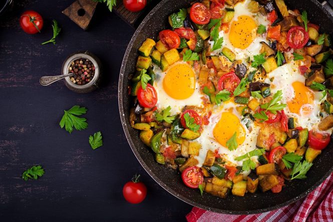 Shakshuka, a traditional Tunisian dish. Image by timolina, from Freepik