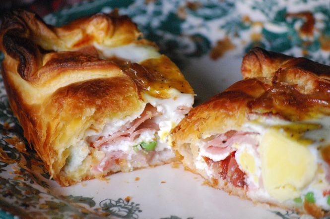 Bacon & egg pie. Photo by Ottomachin. Cropped from original. License: CC0