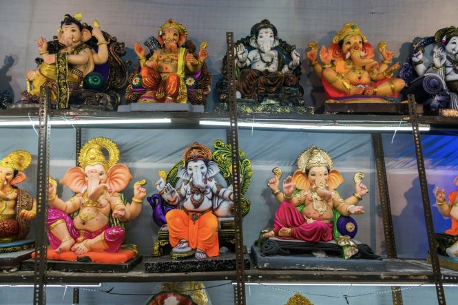 Idols of Lord Ganpati on display. Photo by Sonika Agarwal on Unsplash