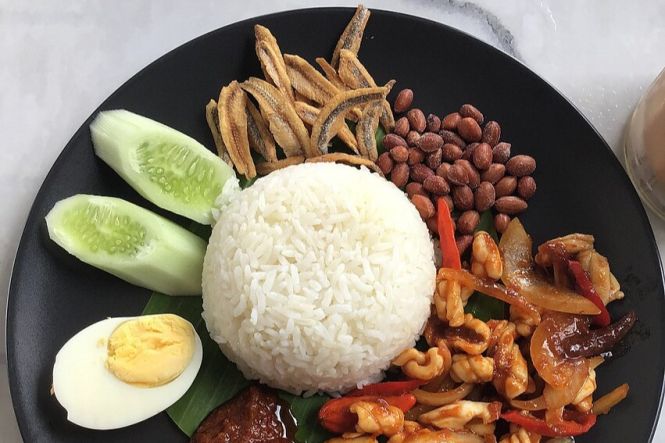 Nasi lemak. Photo by Meandkancil2020. Cropped from original. License: CC BY-SA 4.0