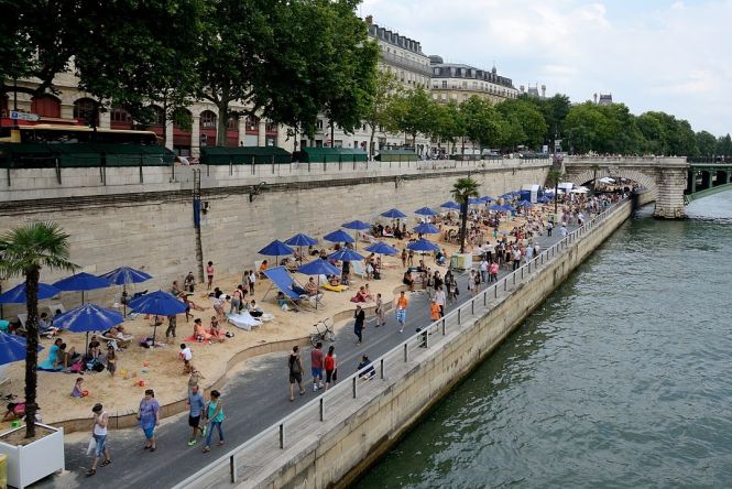 Paris-Plage, événement estival le long de la Seine, Paris. Photo par Peter Haas. Licence: CC BY-SA 3.0.