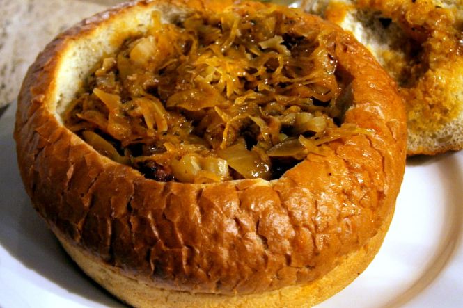 Bigos, a Polish cuisine dish. Image by JIP. Licence CC BY-SA 3.0. Cropped from original