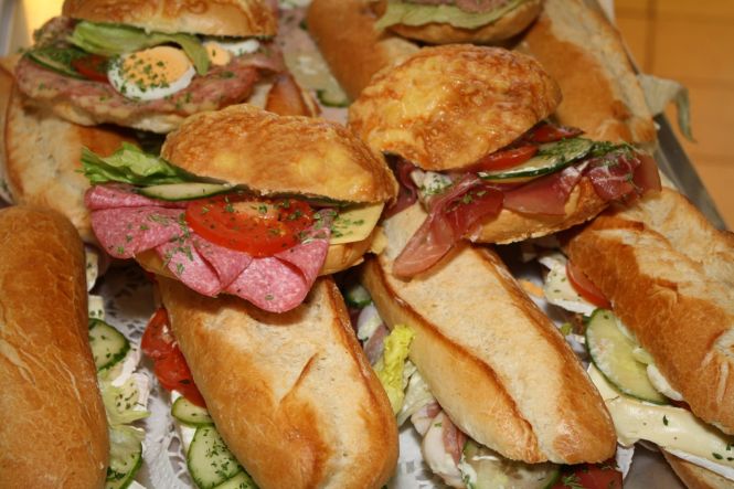 Kanapki, traditional Polish sandwiches. Image from PxHere