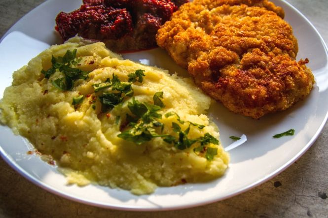 Kotlet schabowy, a Polish dish to eat in Wroclaw. Image from PxHere