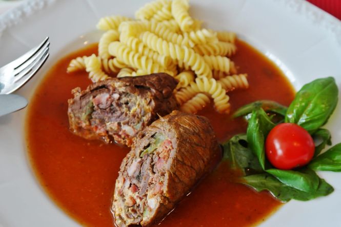 Zrazy, traditional Polish beef rolls to eat in Wroclaw. Image from PxHere