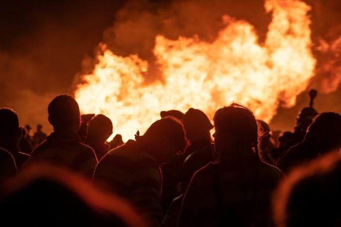 Bonfire event in Hastings. Photo by Gabriel Mihalcea from Unsplash