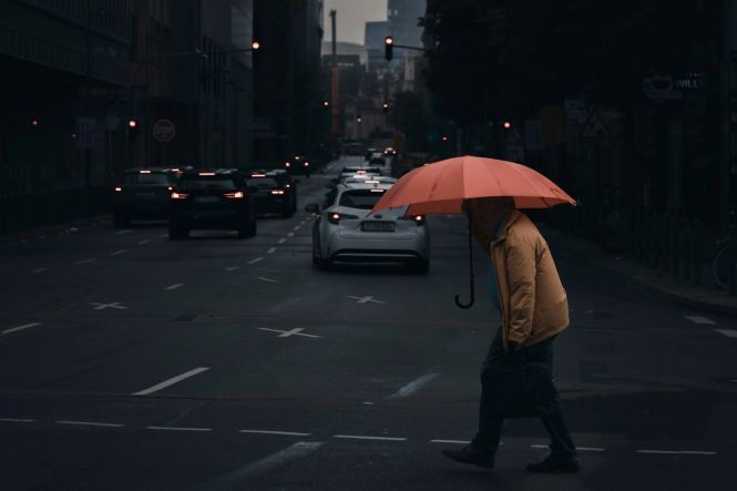  A rainy day in Frankfurt. Photo by Moritz Karst on Unsplash