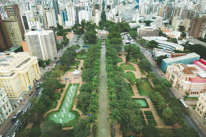 Praça da Liberdade, Belo Horizonte. Foto: Gabriel Ramos, Unsplash