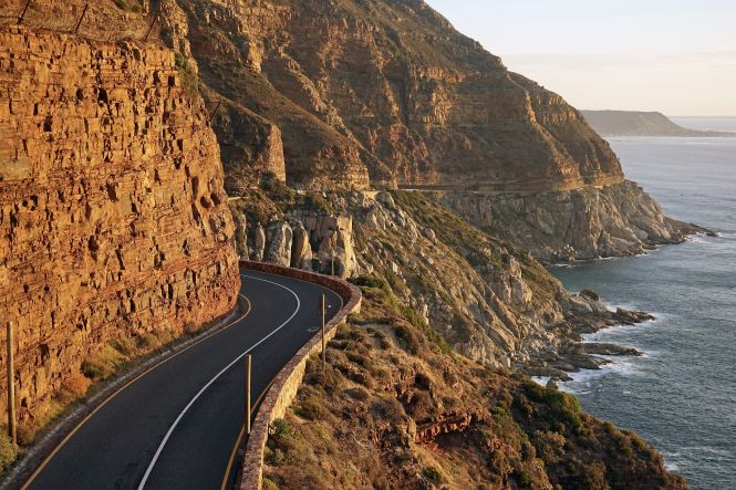 Chapman's Peak Drive, a scenic road between Cape Town and Hout Bay. Photo by Kallerna, CC BY-SA 4.0